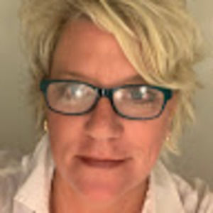 Meet your Posher, Louri lynn